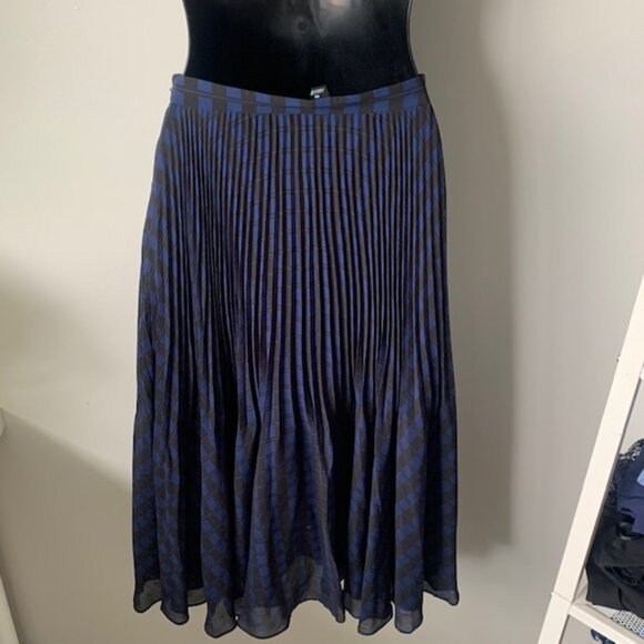 Club Monaco Yowshee patterned pleated midi Skirt - Picture 3 of 7